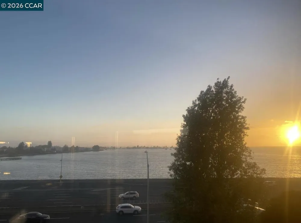 6363 Christie Ave #406 Emeryville, CA 94608