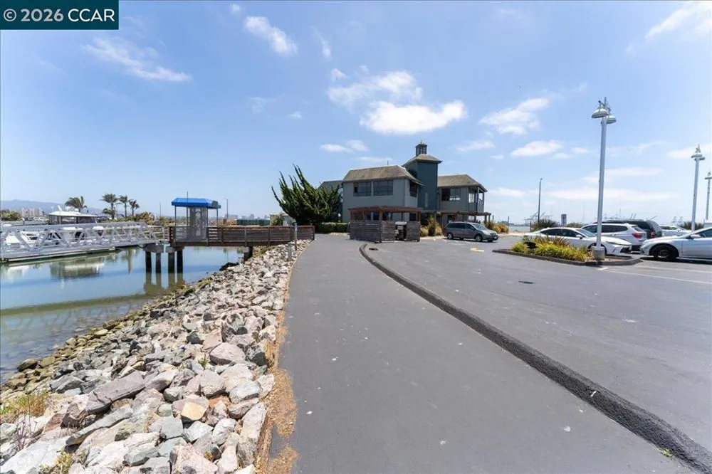6363 Christie Ave #406 Emeryville, CA 94608