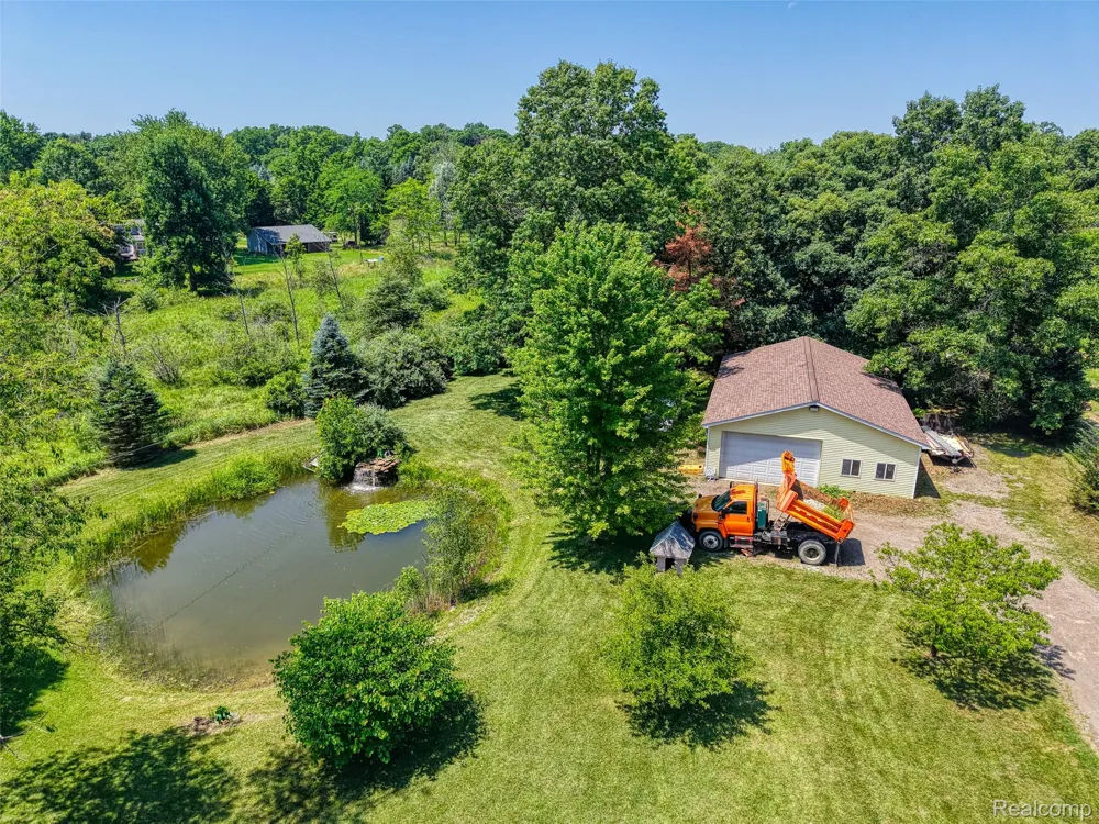 7500 Farley Road Putnam Township, MI 48169