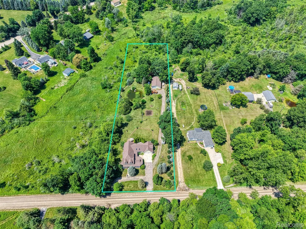 7500 Farley Road Putnam Township, MI 48169