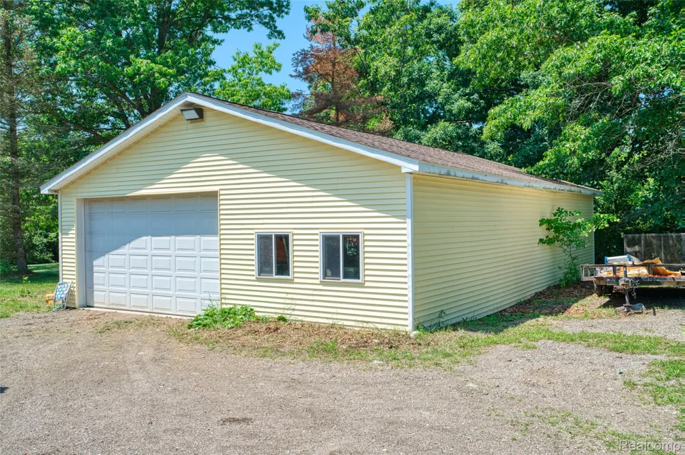 7500 Farley Road Putnam Township, MI 48169