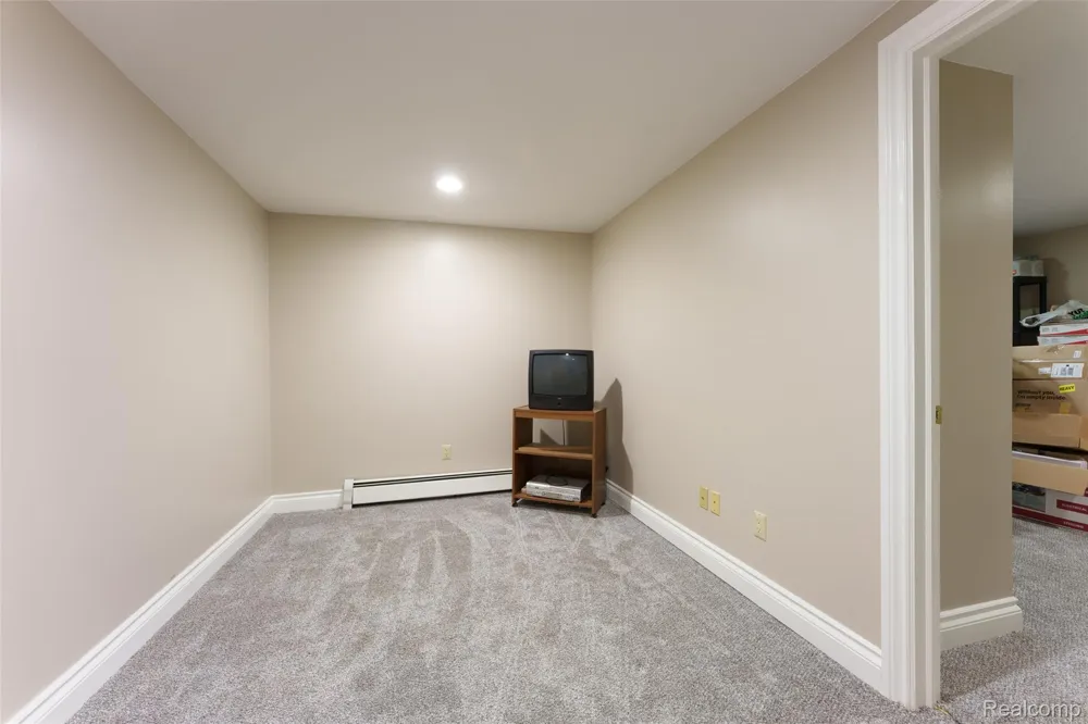 7500 Farley Road Putnam Township, MI 48169