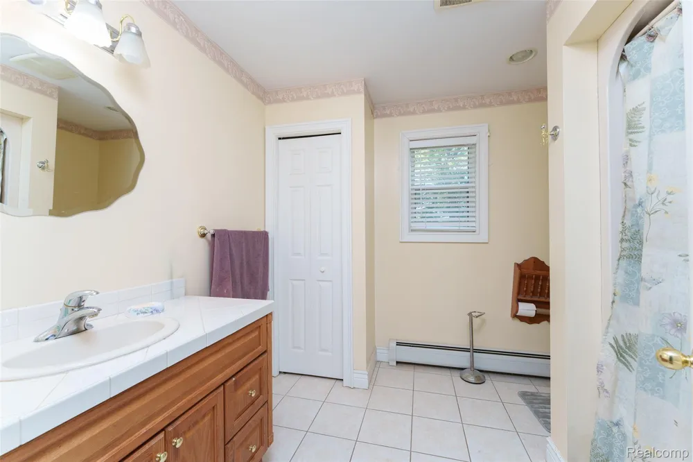 7500 Farley Road Putnam Township, MI 48169