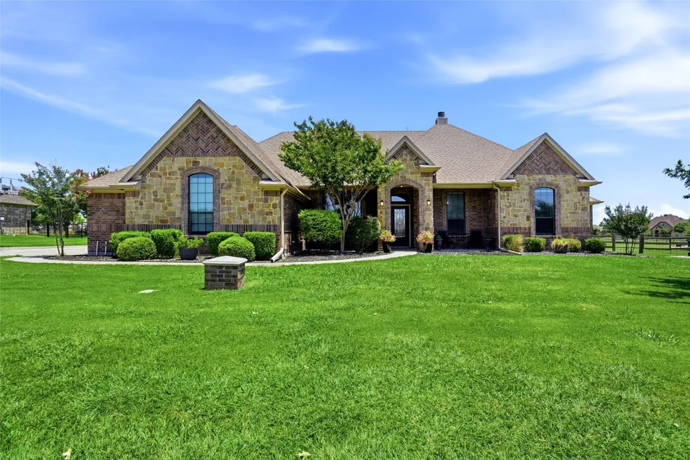 14216 Lucille Drive Newark, TX 76071