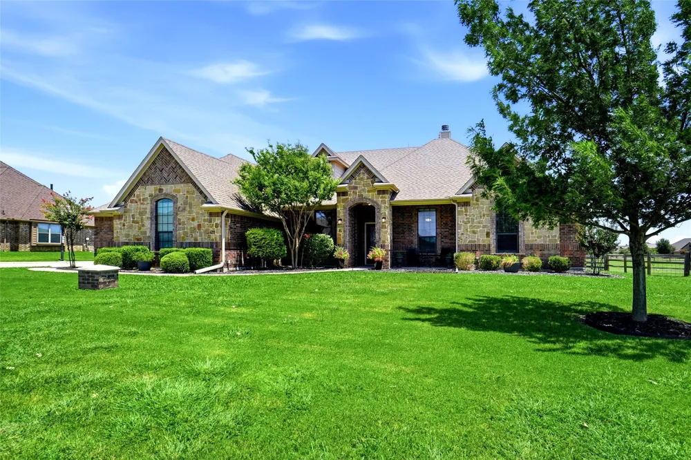 14216 Lucille Drive Newark, TX 76071