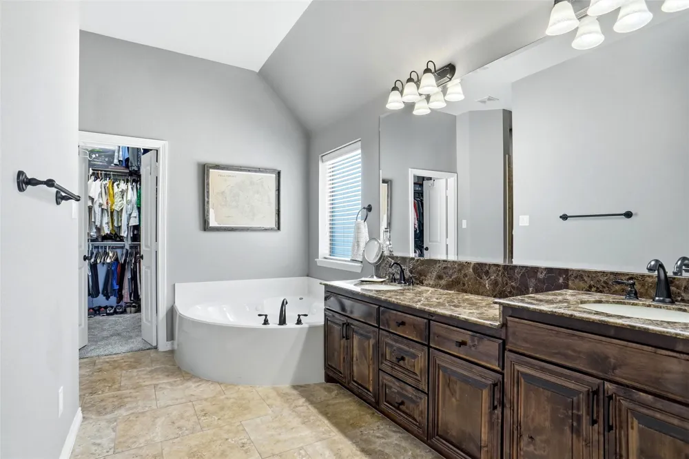 14216 Lucille Drive Newark, TX 76071