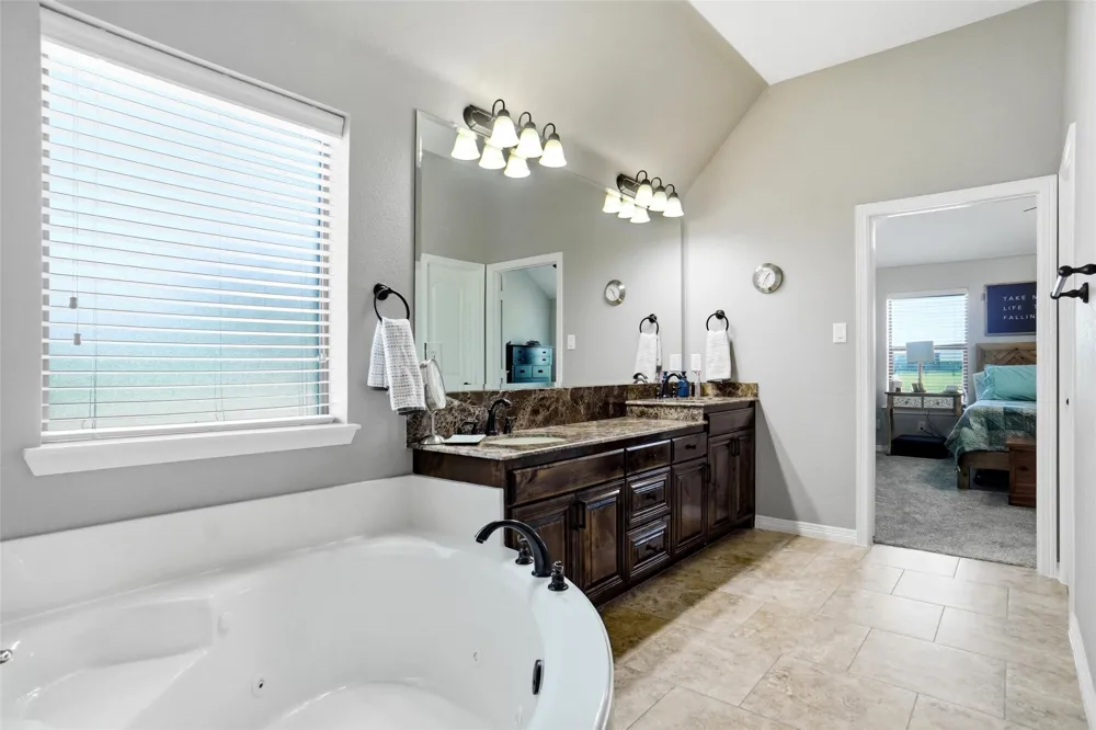 14216 Lucille Drive Newark, TX 76071