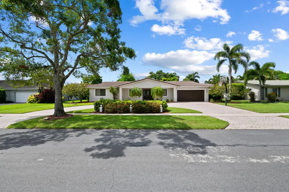 5720 SW 7th Street Plantation, FL 33317