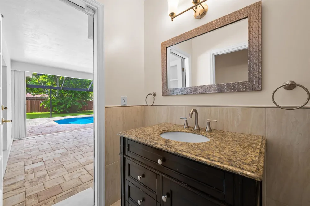 5720 SW 7th Street Plantation, FL 33317