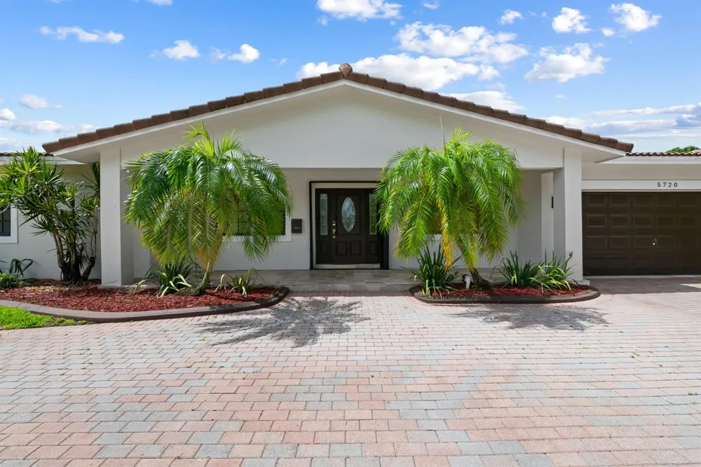 5720 SW 7th Street Plantation, FL 33317