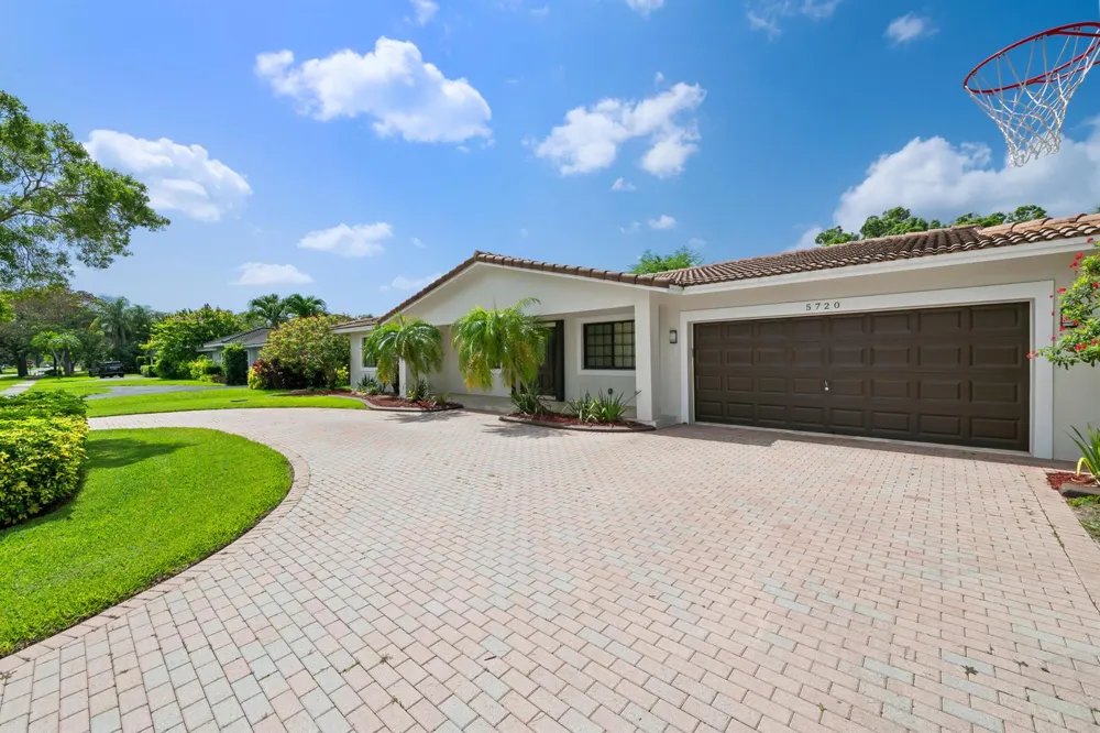 5720 SW 7th Street Plantation, FL 33317