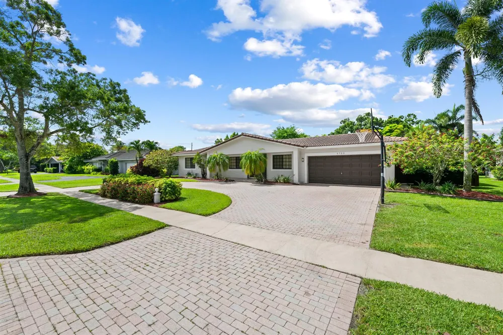5720 SW 7th Street Plantation, FL 33317