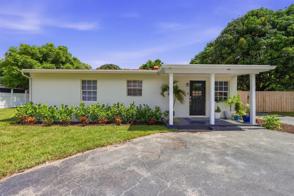 1900 Carissa Road Lake Clarke Shores, FL 33406