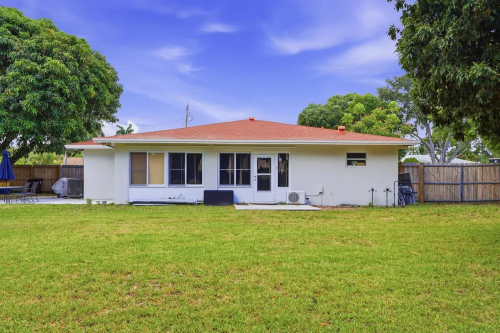 1900 Carissa Road Lake Clarke Shores, FL 33406