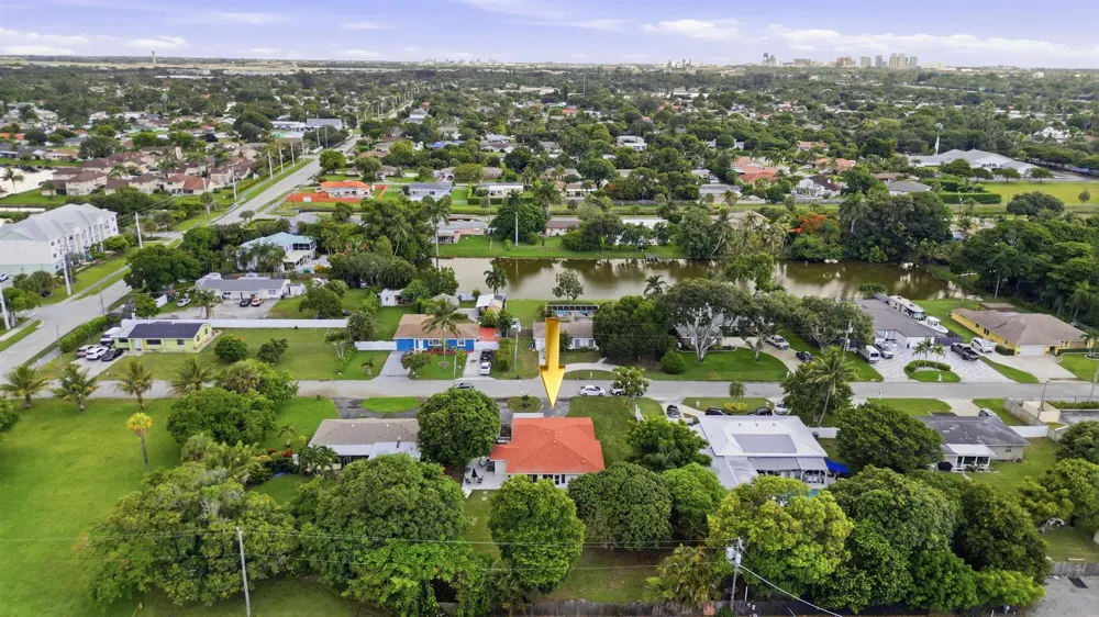 1900 Carissa Road Lake Clarke Shores, FL 33406