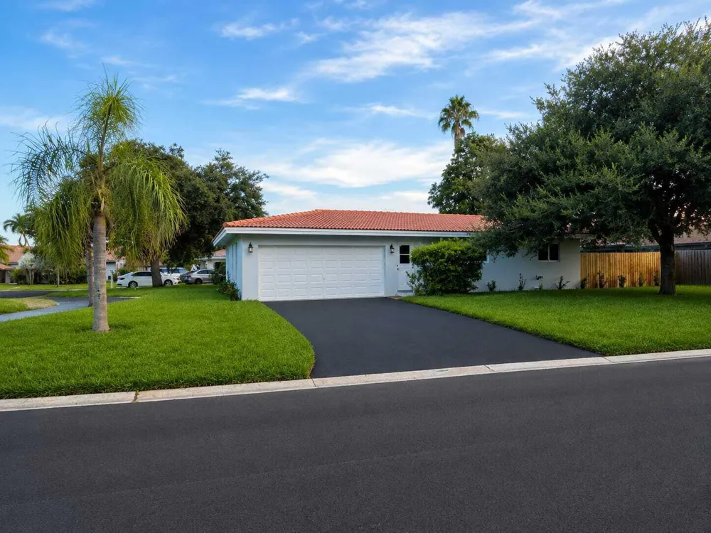2660 NW 83rd Terrace Coral Springs, FL 33065