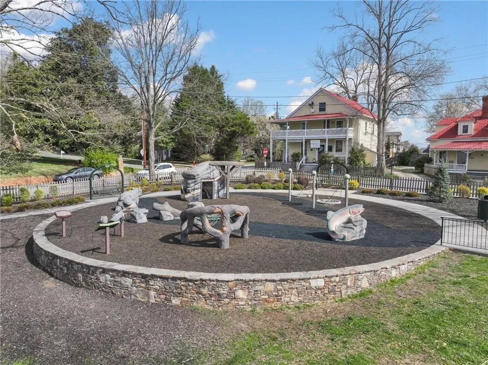 50 Old Stamp Mill Road Dahlonega, GA 30533