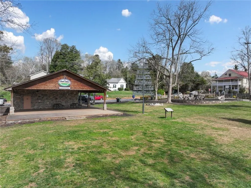 50 Old Stamp Mill Road Dahlonega, GA 30533