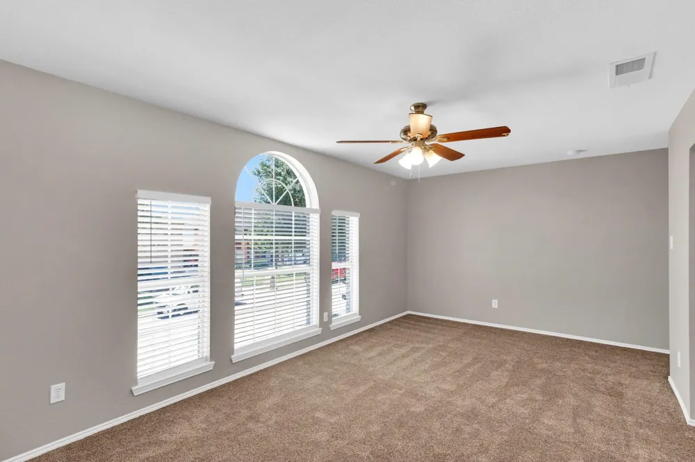 4729 WoodHaven Lane Haltom City, TX 76137