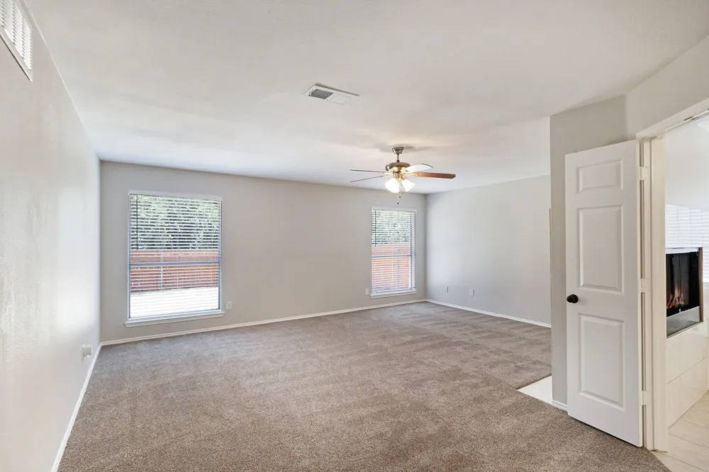 4729 WoodHaven Lane Haltom City, TX 76137