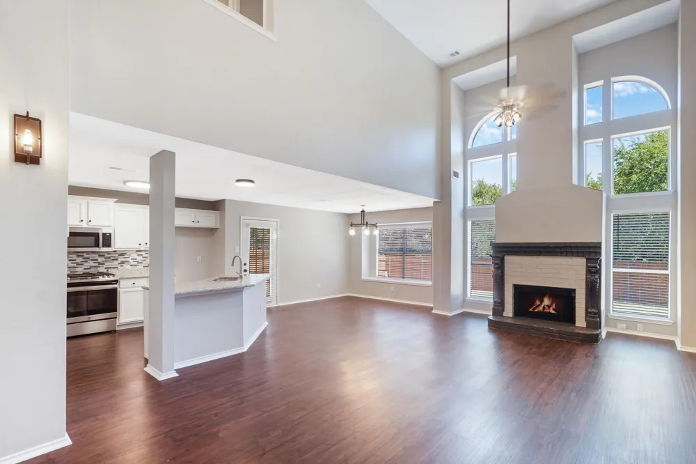4729 WoodHaven Lane Haltom City, TX 76137