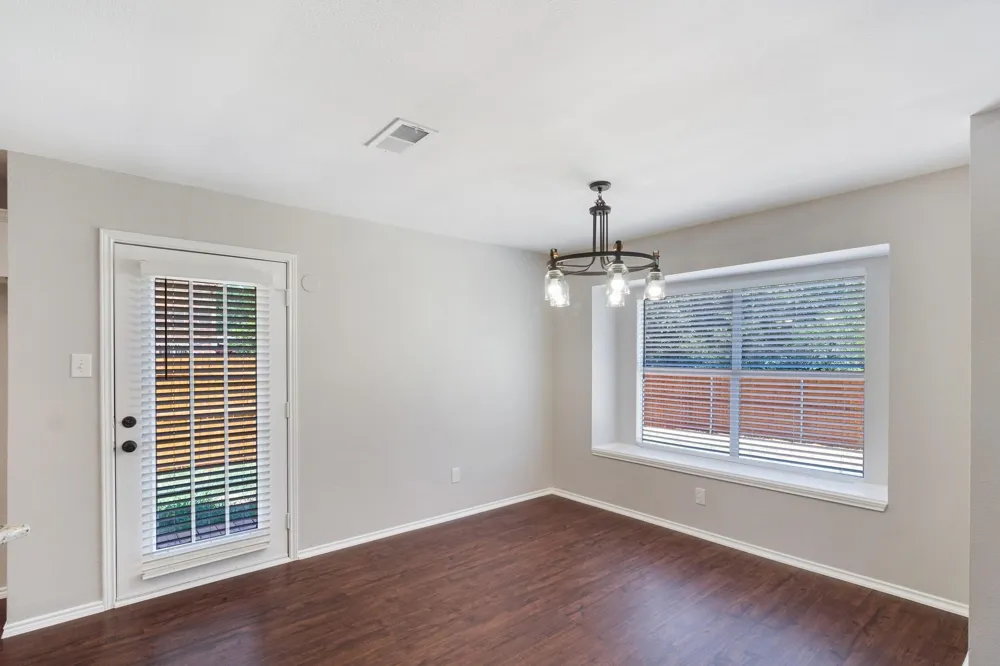 4729 WoodHaven Lane Haltom City, TX 76137