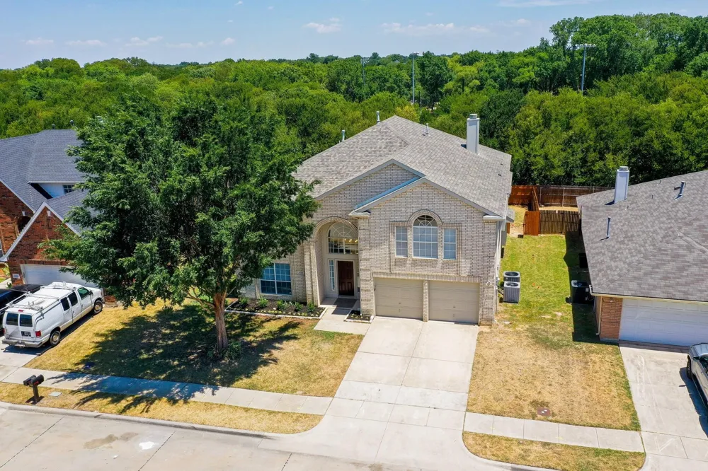 4729 WoodHaven Lane Haltom City, TX 76137