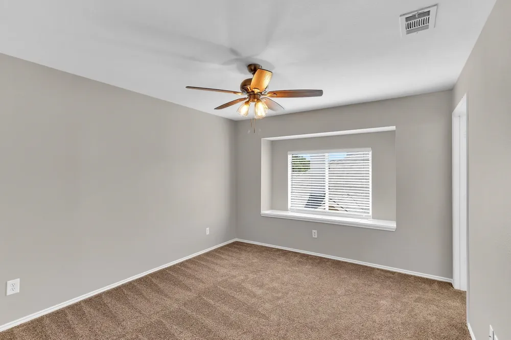 4729 WoodHaven Lane Haltom City, TX 76137