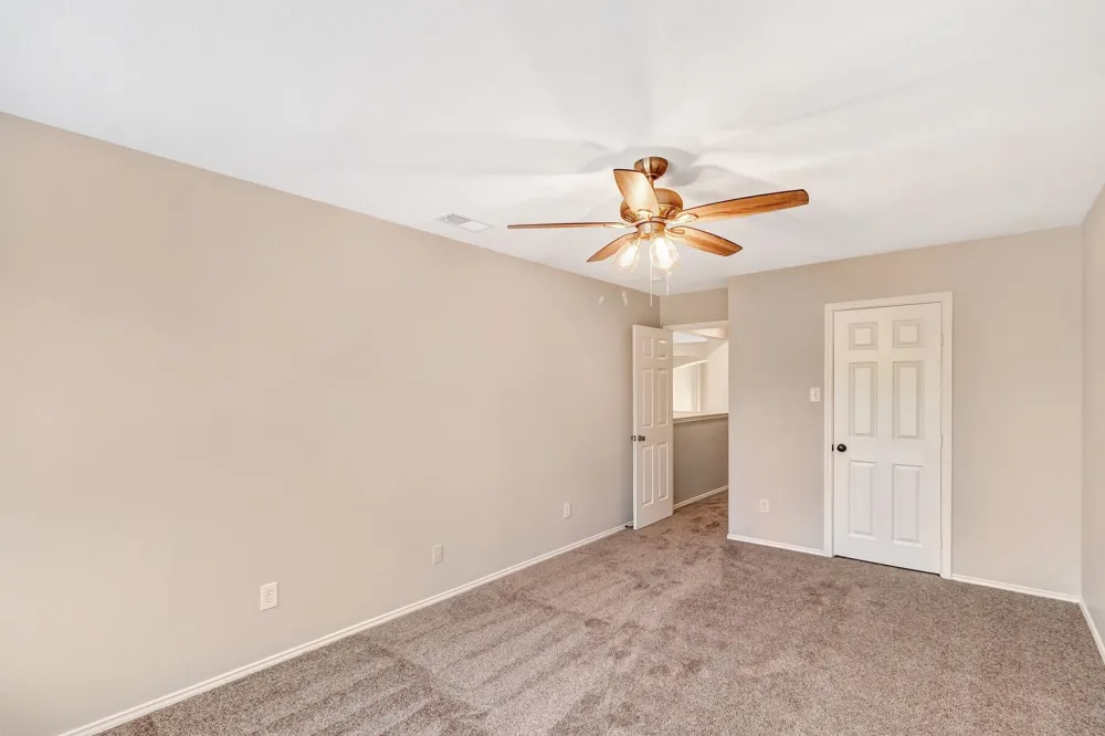 4729 WoodHaven Lane Haltom City, TX 76137