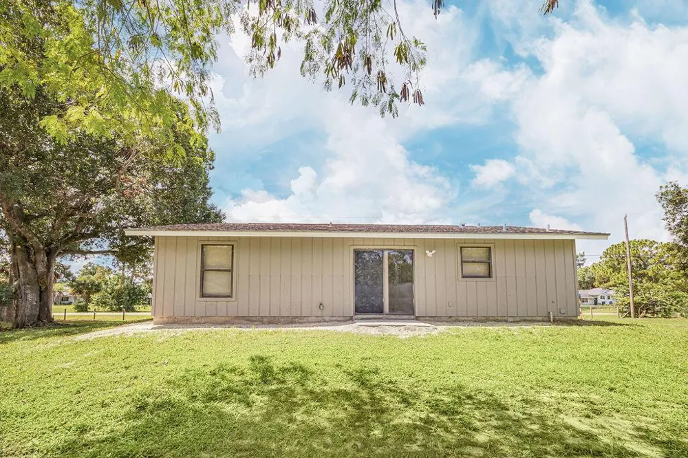 18565 47th Court Loxahatchee, FL 33470