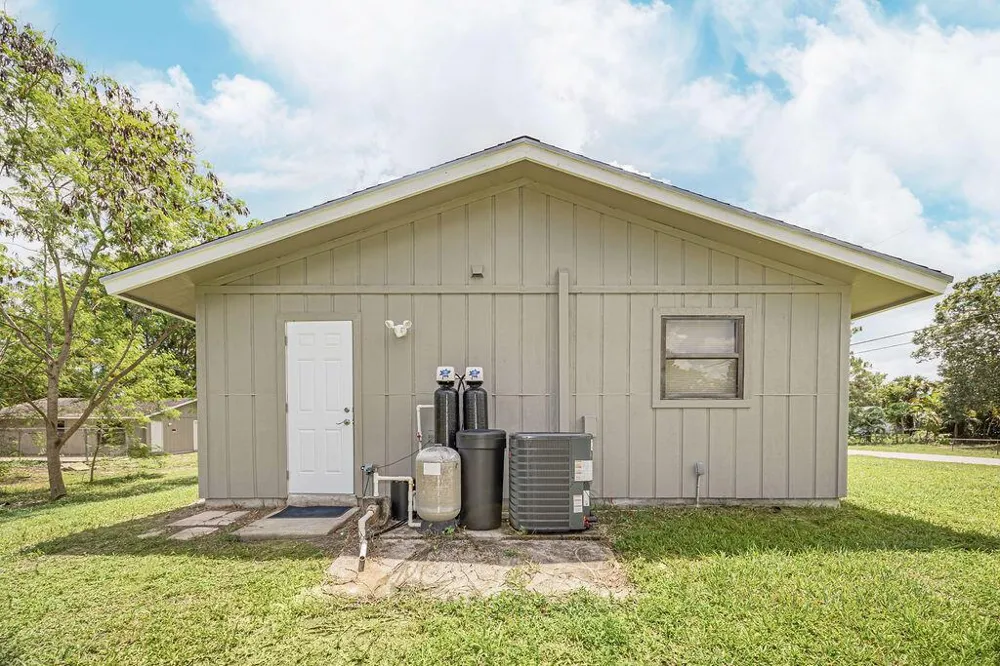 18565 47th Court Loxahatchee, FL 33470