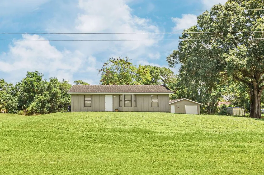 18565 47th Court Loxahatchee, FL 33470