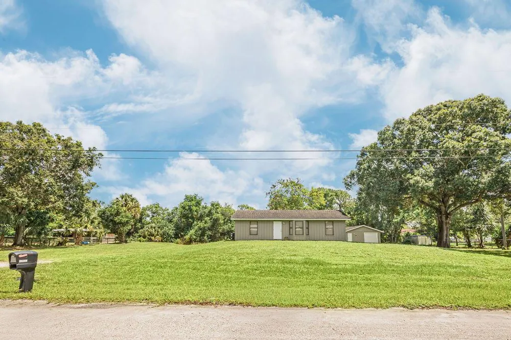 18565 47th Court Loxahatchee, FL 33470