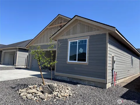 2604 Emery Street