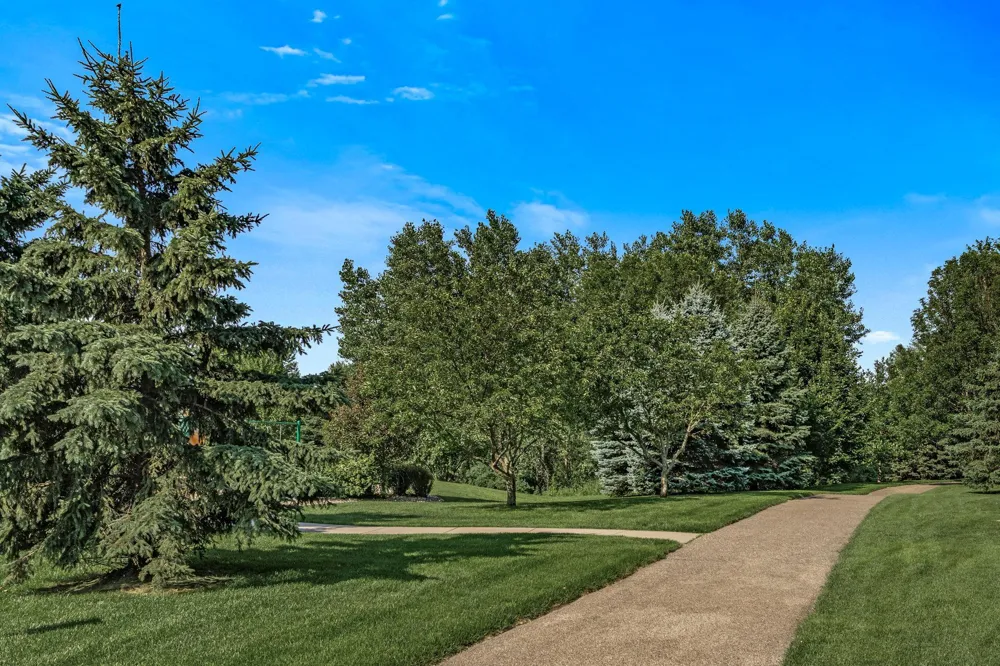 3375 Maureen Lane Stillwater, MN 55082