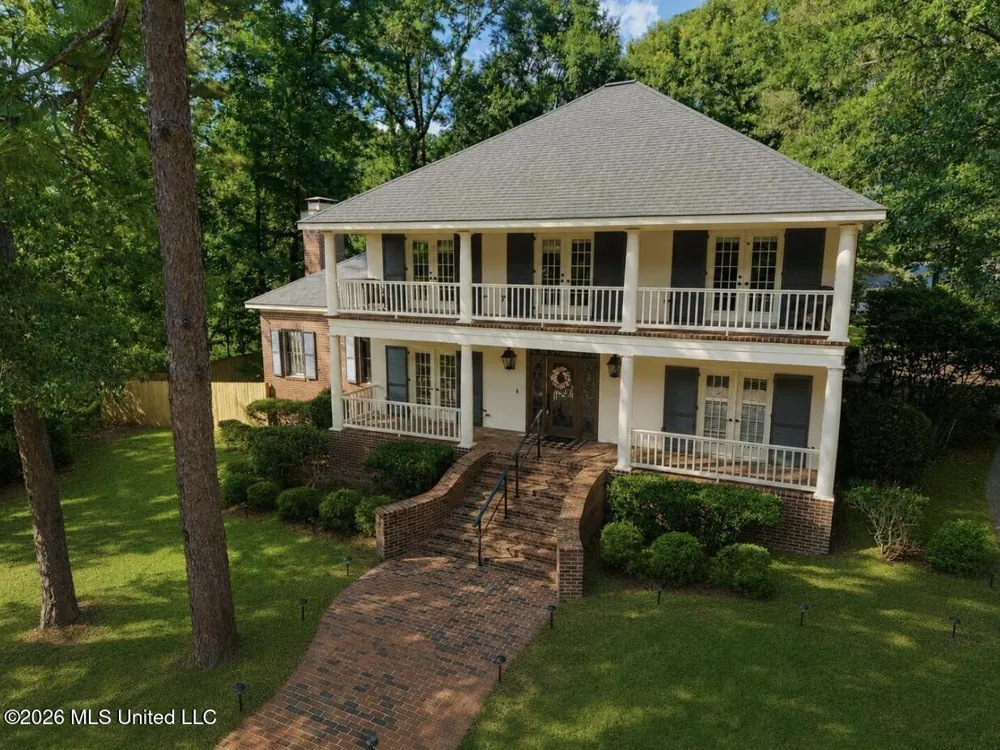 16 Dunleith Court Hattiesburg, MS 39402