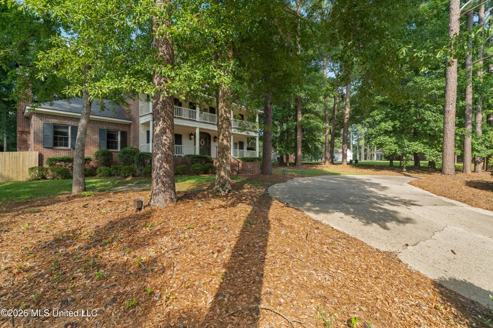 16 Dunleith Court Hattiesburg, MS 39402