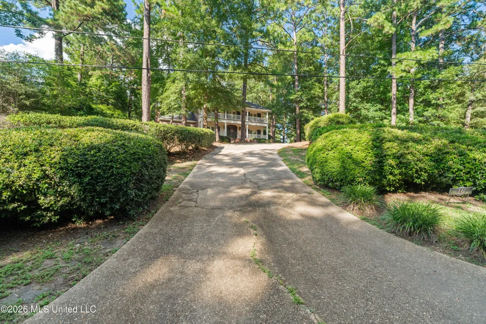 16 Dunleith Court Hattiesburg, MS 39402