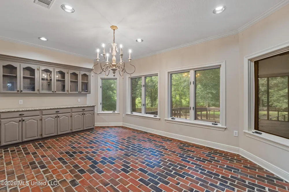 16 Dunleith Court Hattiesburg, MS 39402