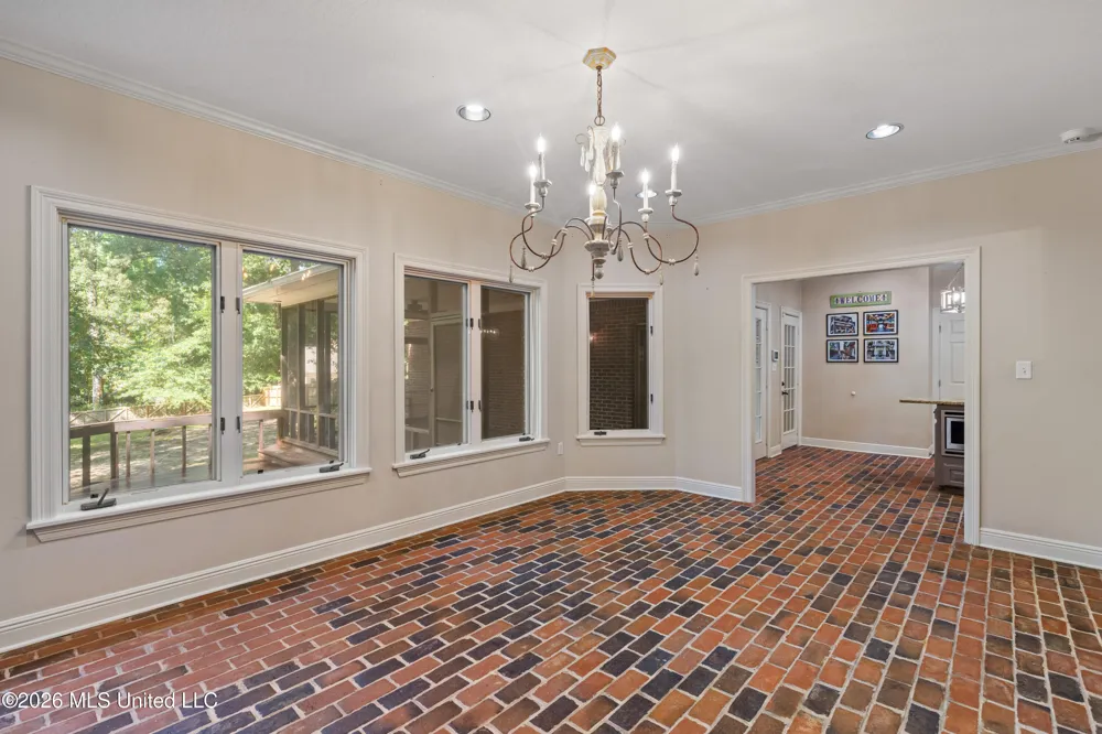16 Dunleith Court Hattiesburg, MS 39402
