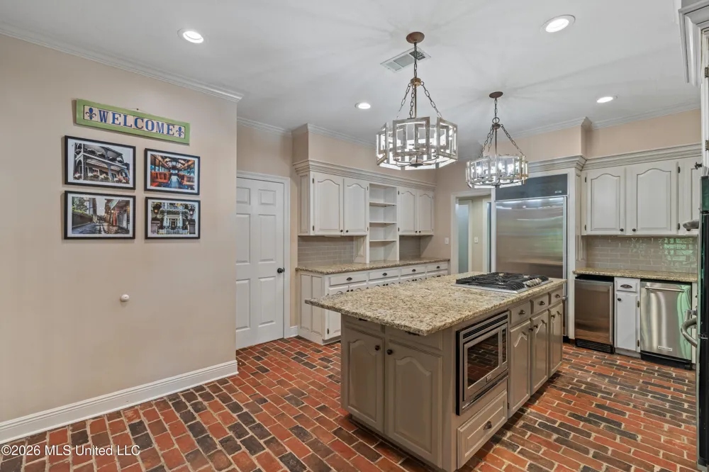 16 Dunleith Court Hattiesburg, MS 39402