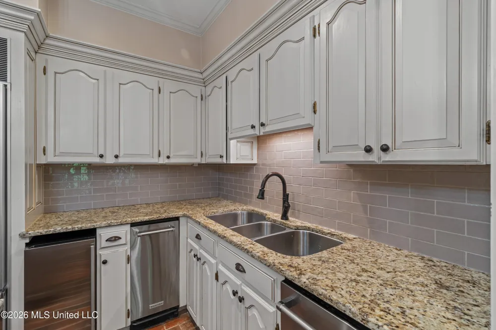 16 Dunleith Court Hattiesburg, MS 39402