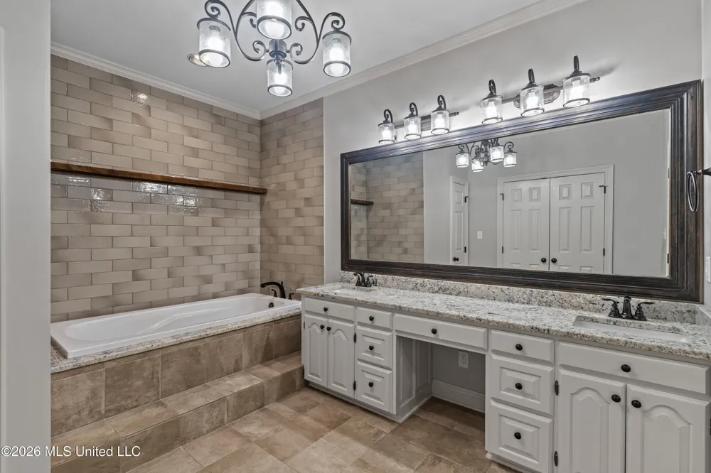 16 Dunleith Court Hattiesburg, MS 39402