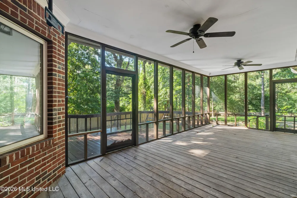 16 Dunleith Court Hattiesburg, MS 39402