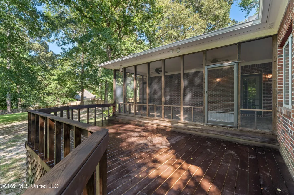 16 Dunleith Court Hattiesburg, MS 39402