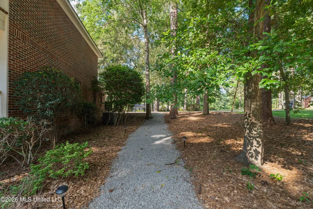 16 Dunleith Court Hattiesburg, MS 39402