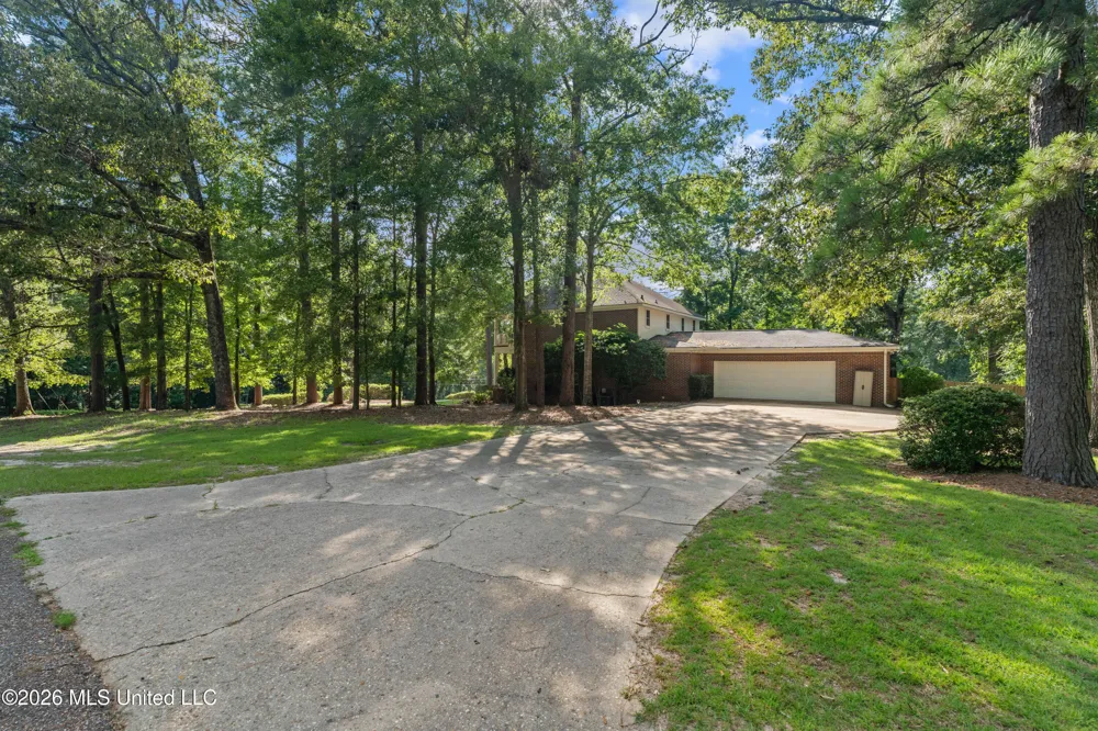 16 Dunleith Court Hattiesburg, MS 39402