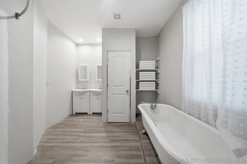 2302 E 96th Street Sperry, OK 74073