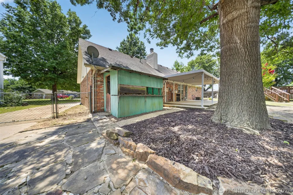 1102 W 20th Street Claremore, OK 74017