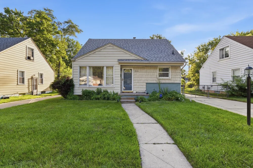 19353 Denby Street Redford, MI 48240